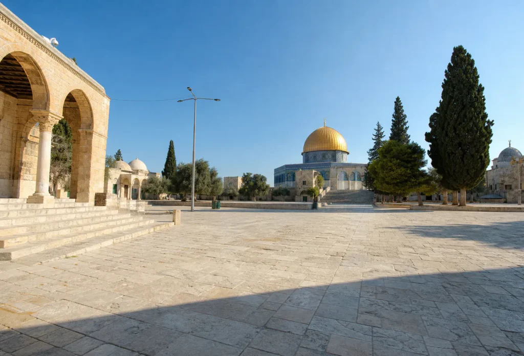 باحات المسجد الأقصى والحرم القدسي الشريف